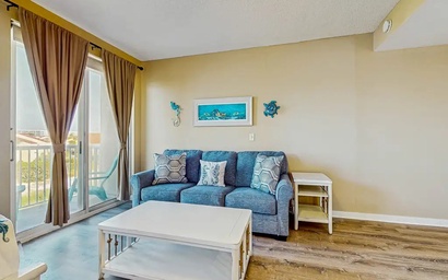 Palm Court Yacht Club 312A - Studio by the Sea 6