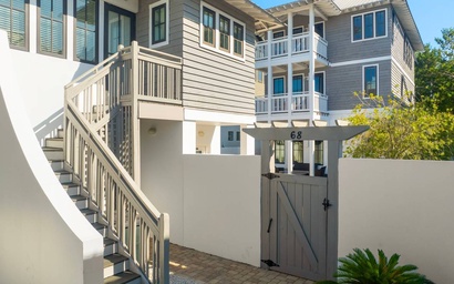 *Southern Seaside Carriage House