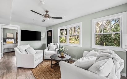 *Lakeside Villa 6