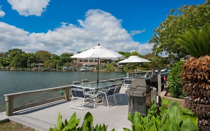 Dolphin Point #406C 6