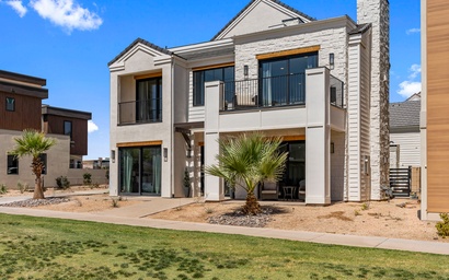 Paradise Shores 22