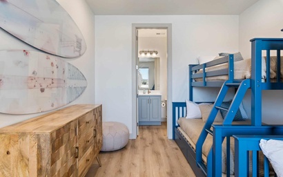 Pier 43 at Desert Color 34