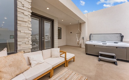 Mavericks Retreat 36