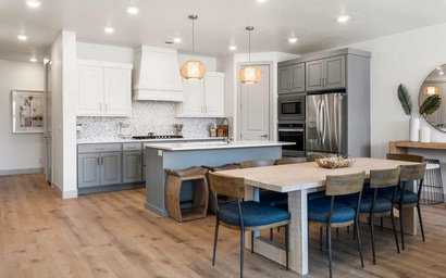 Pier 43 at Desert Color 24