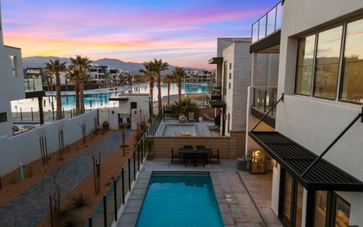 Vinnie's Beach House 2