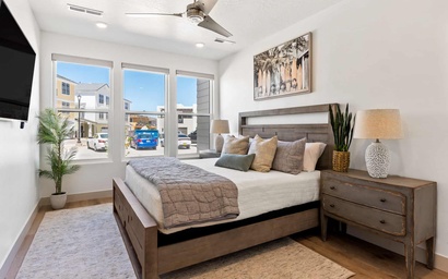 Pier 43 at Desert Color