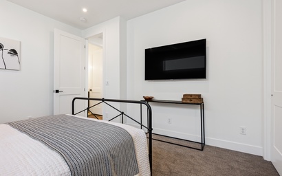 The Sapphire Blanc 42