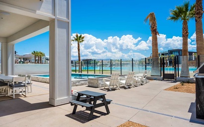 The Beach Front Max 43
