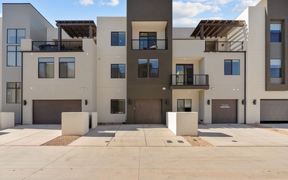 Luxury Rental at Desert Color 40