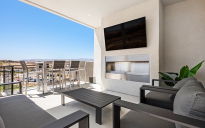 The Sapphire Blanc 38