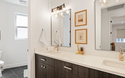 The Sapphire Blanc 40