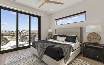 Lula Bay Lagoon House 52