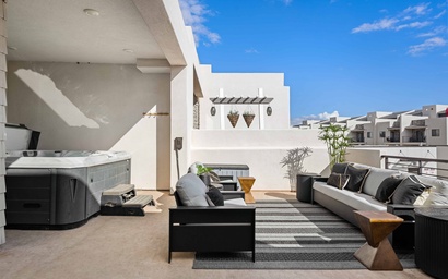 Sun-Kissed Retreat 22
