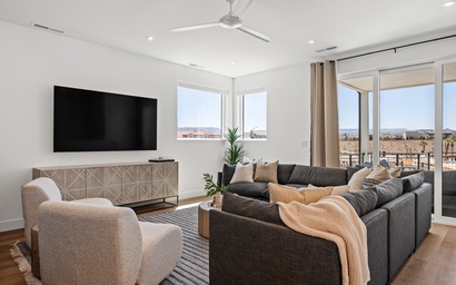 The Sapphire Blanc 35