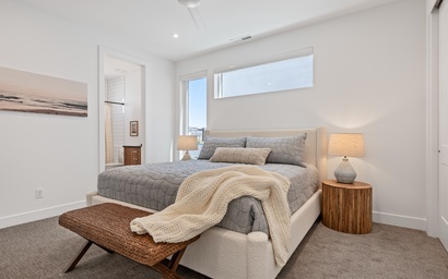 The Sapphire Blanc 30