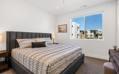 The Sapphire Blanc 25