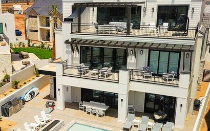 The Beach Front 2.0 51