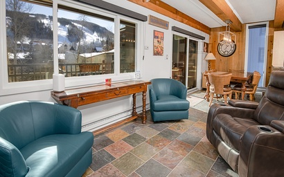 Vantage Point Condo 216 4