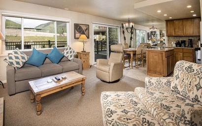 Vantage Point Condo 105 3