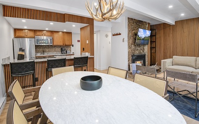 Vail International 211 5