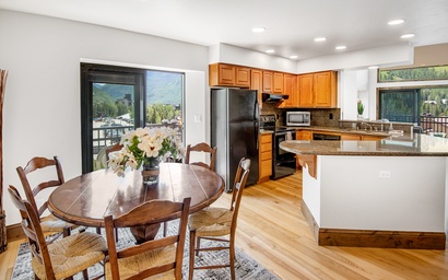 Vantage Point Condo 502 8