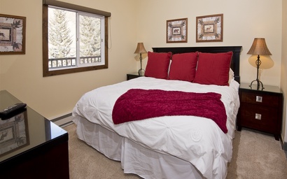 Vantage Point Condo 411 8