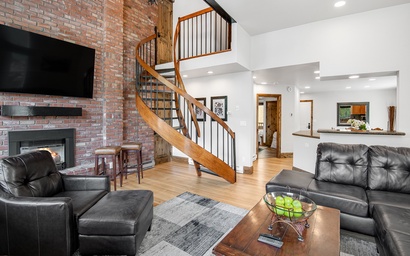 Vantage Point Condo 502 4