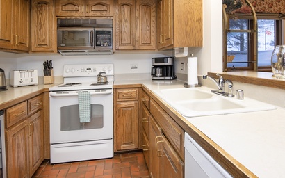 Village Inn Plaza 103 5