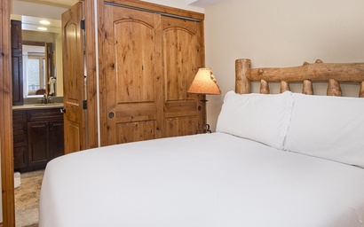 Vantage Point Condo 303 10