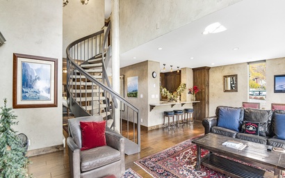 Vantage Point Condo 304 2