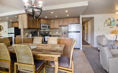 Vantage Point Condo 105 6