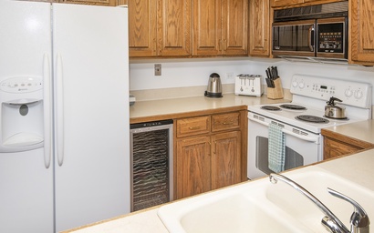 Village Inn Plaza 103 4