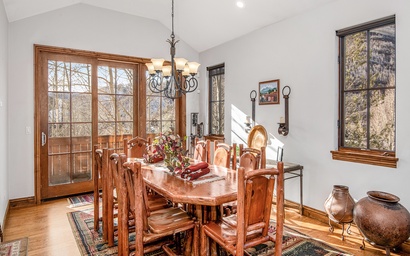 Alpine Drive Chalet 10