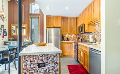 Vantage Point Condo 411 6