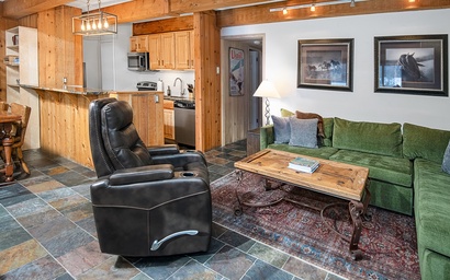 Vantage Point Condo 216 5