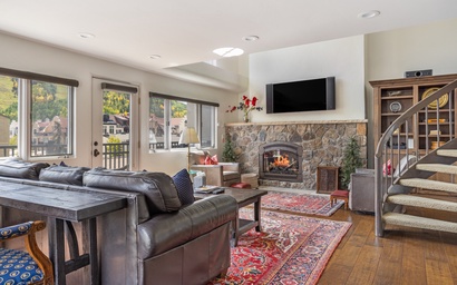 Vantage Point Condo 304 3