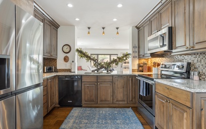 Vantage Point Condo 304 6