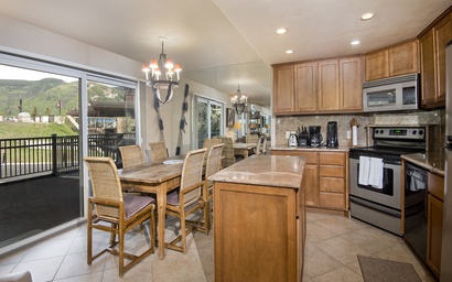 Vantage Point Condo 105 4