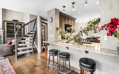 Vantage Point Condo 304 6