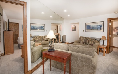 Village Inn Plaza 103 7