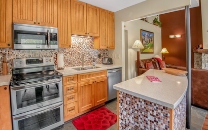 Vantage Point Condo 411 4