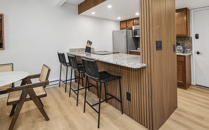 Vail International 211 7