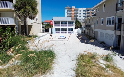 John's Pass-Time Beach Cottage #1