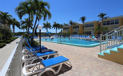 Barefoot Beach Resort B208