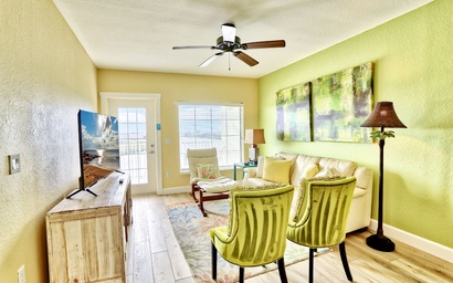 Harbourside 7716- Splash On The Rocks 4