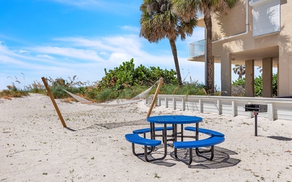 John's Pass-Time Beach Cottage #2 5