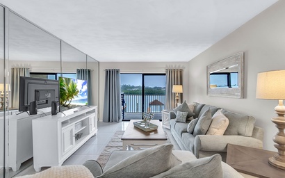 Bayshore Yacht & Tennis 211 - Premier