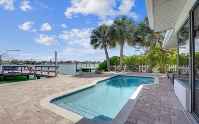 Manatee Home - Water Front Pool Home 2