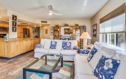 Land's End 8-301 Beach Front 4