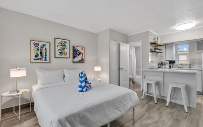 Tropic Terrace Suite 15